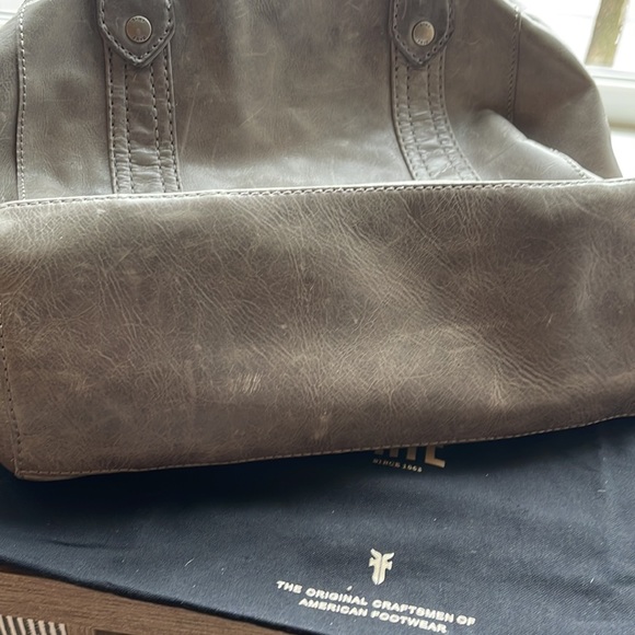 Gorgeous FRYE Melissa Tote - Picture 7 of 8